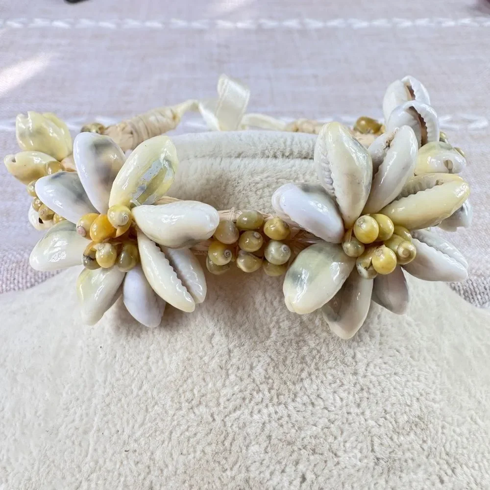 Vintage Raffia Shell Bracelet in Cream and Yellow
